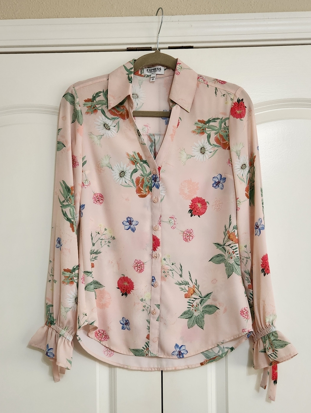 Express Floral Portofino Shirt in Blush Pink and Pastel Accents